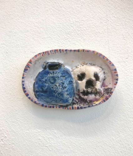 Barbara pikavet, Mini ovaal bordje blauwe vaas en schedel